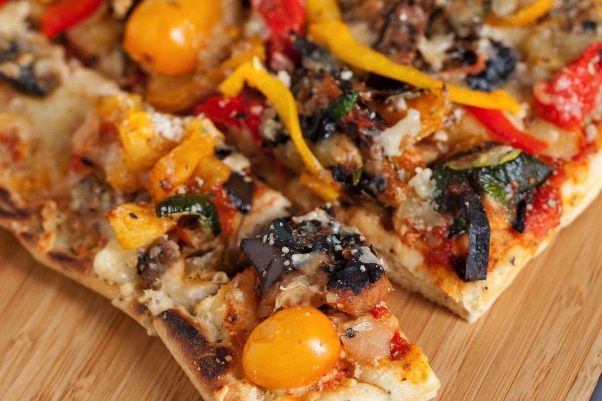 Food_VegetarianFlatbreadPizza_2012Nikki640_ID01885